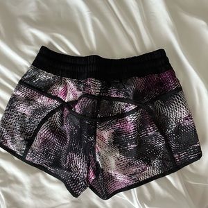 Lululemon Seawheeze tracker shorts
